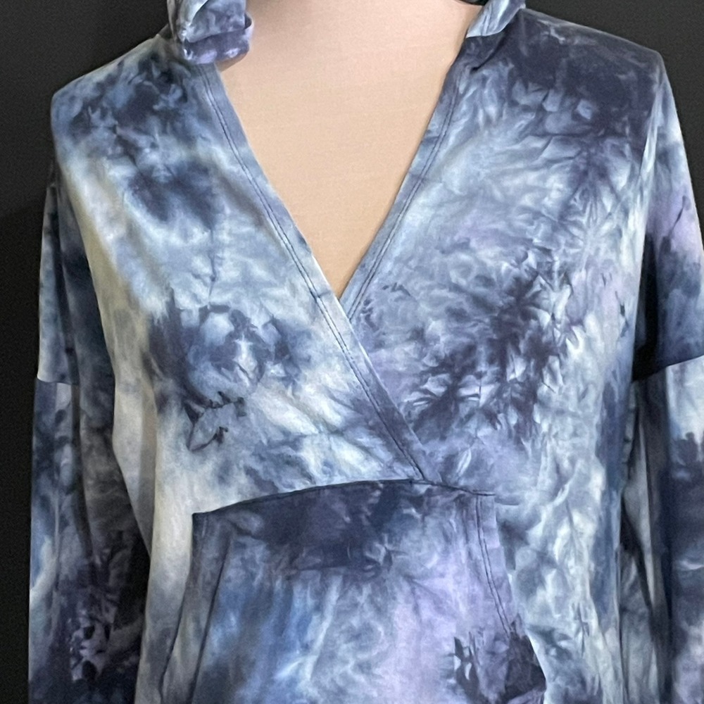 Balance Collection Hoodie Women Medium Blue Tie Dye Crossover V-Neck Pullover - Picture 2 of 6